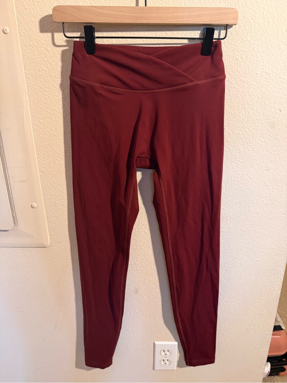 Oner Active Women’s Burgundy High Rise V Back Leggings Gym Workout